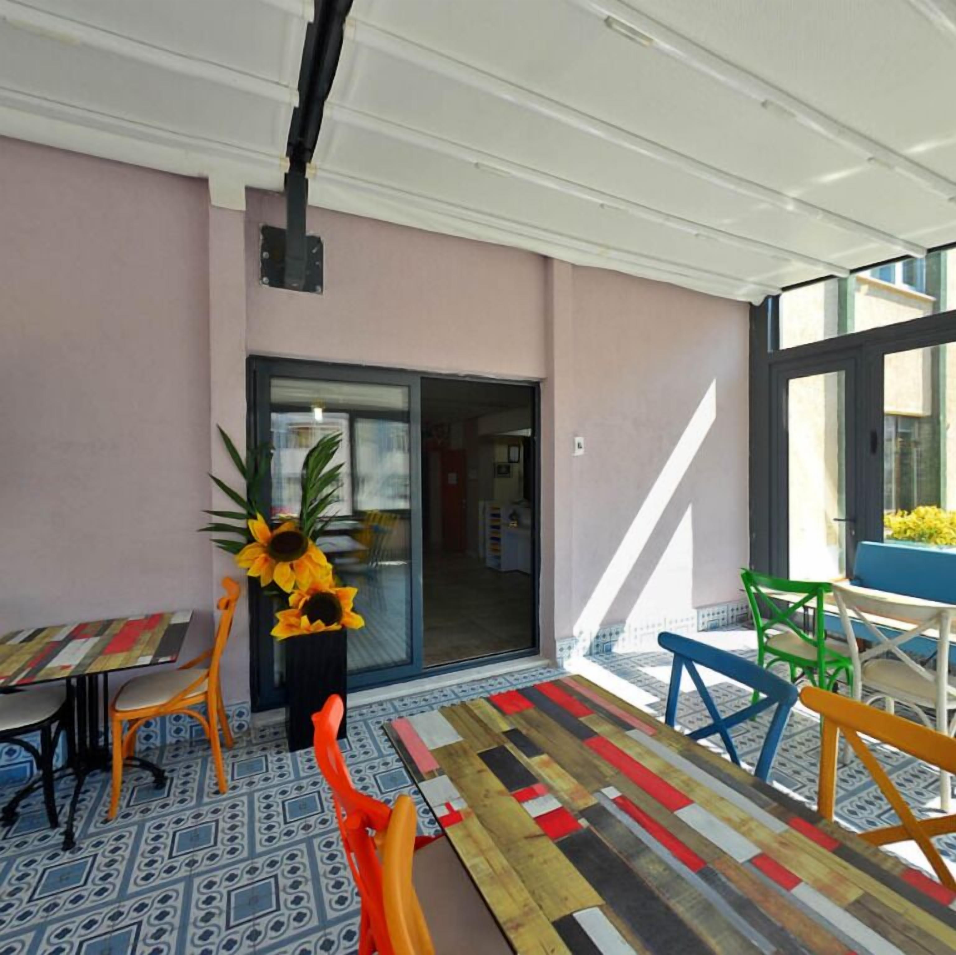 Campucity Kiz Ogrenci Yurdu Sisli - Hostel - Istanbul — Photos 2
